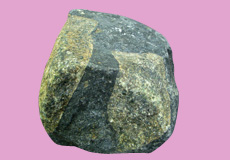 含橄欖石團塊的鹼性玄武岩